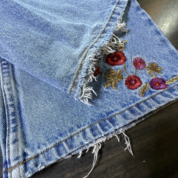 Y2K No Boundaries Embroidered Floral Jeans Juniors Size 13 Light Wash Denim - Picture 5 of 5